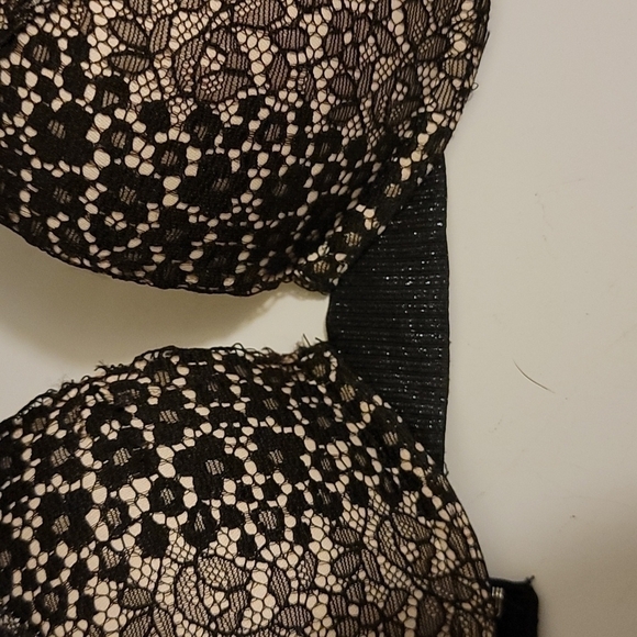 VICTORIA Secret Bra 32C - Picture 7 of 7